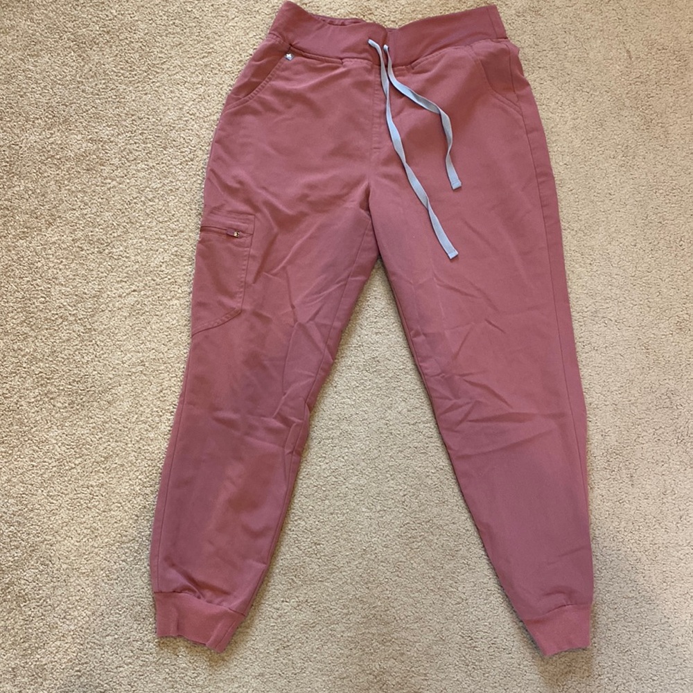FIGS women’s Mauve Zamora High Waisted 2.0 Jogger Scrub Pants - M Petite